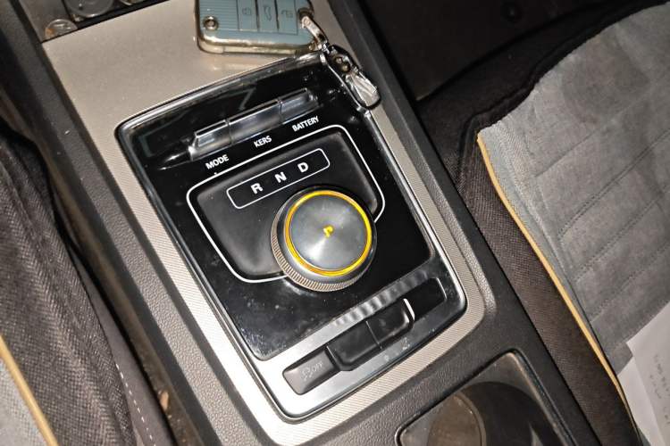 Used Roewe i6 New Energy 2017 45T Hybrid Connect & Smart Enjoyment Edition Gear Lever