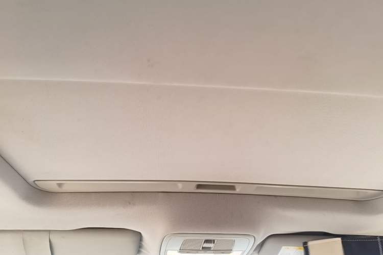 Used Roewe i6 New Energy 2017 45T Hybrid Connect & Smart Enjoyment Edition Headliner