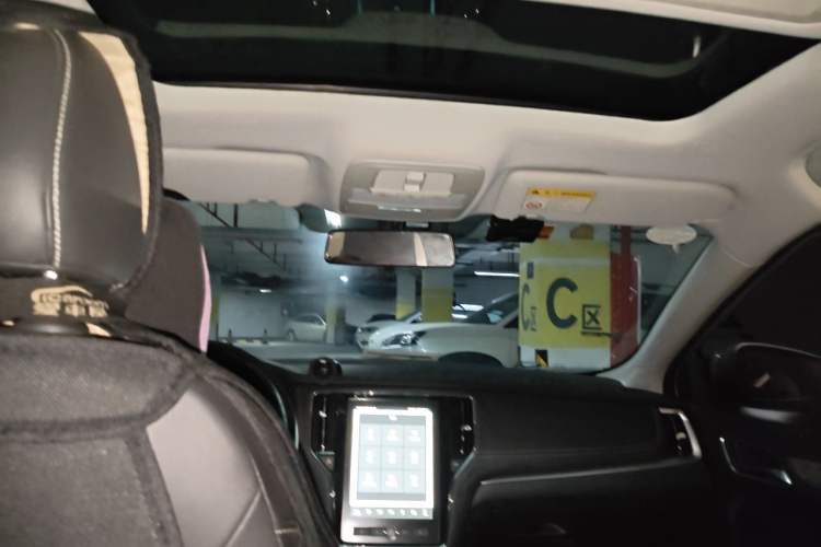 Used Roewe i6 New Energy 2017 45T Hybrid Connect & Smart Enjoyment Edition Headliner