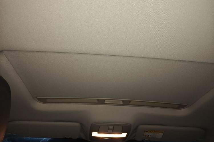 Used Roewe i6 New Energy 2017 45T Hybrid Connect & Smart Enjoyment Edition Headliner