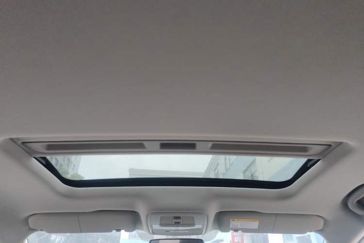 Used Roewe i6 New Energy 2017 45T Hybrid Connect & Smart Enjoyment Edition Headliner