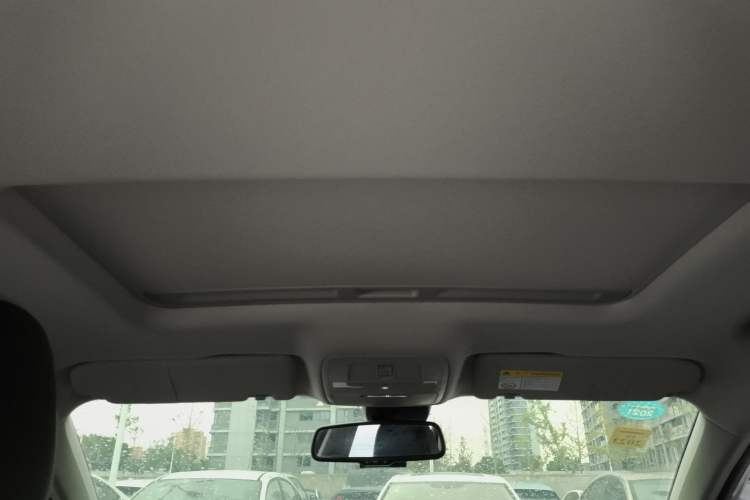 Used Roewe i6 New Energy 2017 45T Hybrid Connective Smart Luxury Edition Headliner