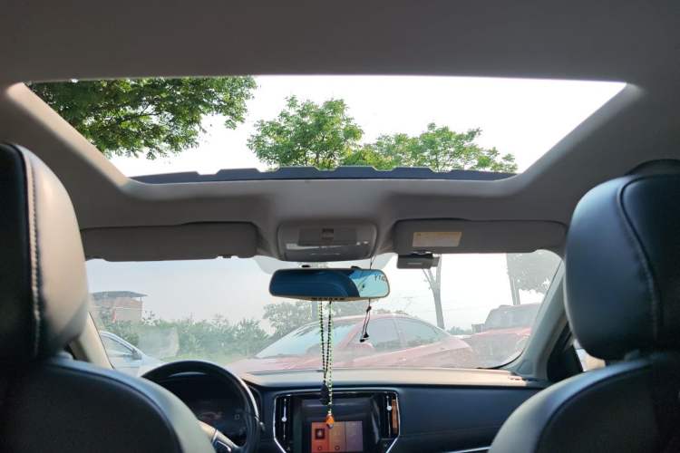 Used Roewe i6 New Energy 2017 45T Hybrid Connect & Smart Enjoyment Edition Headliner