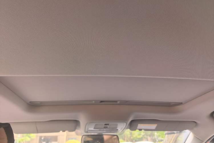 Used Roewe i6 New Energy 2017 45T Hybrid Connect & Smart Enjoyment Edition Headliner