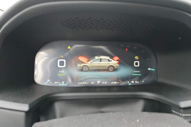 Used Roewe i6 New Energy 2017 45T Hybrid Connect & Smart Enjoyment Edition Instrument Cluster