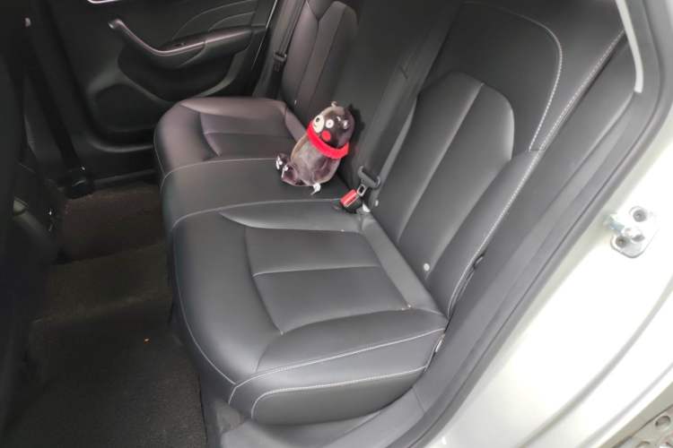 Used Roewe i6 New Energy 2017 45T Hybrid Connect & Smart Enjoyment Edition Interior 1
