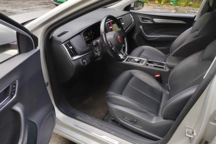Used Roewe i6 New Energy 2017 45T Hybrid Connect & Smart Enjoyment Edition Interior 2