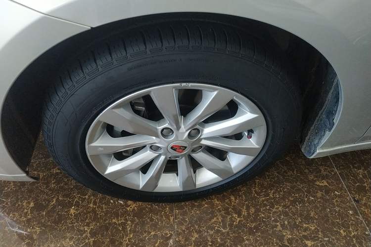 Used Roewe i6 New Energy 2017 45T Hybrid Connect & Smart Enjoyment Edition Left Front Wheel Hub