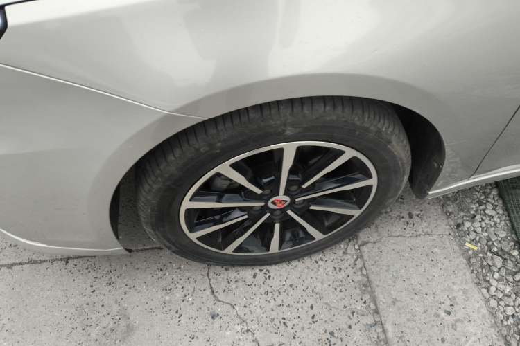 Used Roewe i6 New Energy 2017 45T Hybrid Connective Smart Luxury Edition Left Front Wheel Hub
