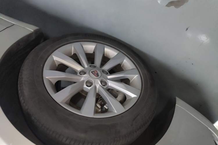 Used Roewe i6 New Energy 2017 45T Hybrid Connect & Smart Enjoyment Edition Left Front Wheel Hub