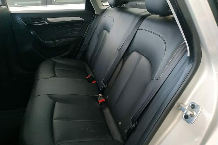 Used Roewe i6 New Energy 2017 45T Hybrid Connect & Smart Enjoyment Edition Left Rear Seat