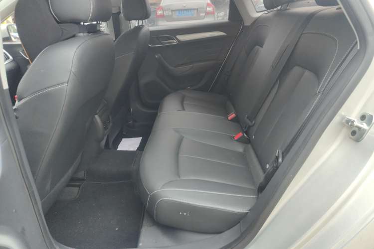 Used Roewe i6 New Energy 2017 45T Hybrid Connect & Smart Enjoyment Edition Left Rear Seat