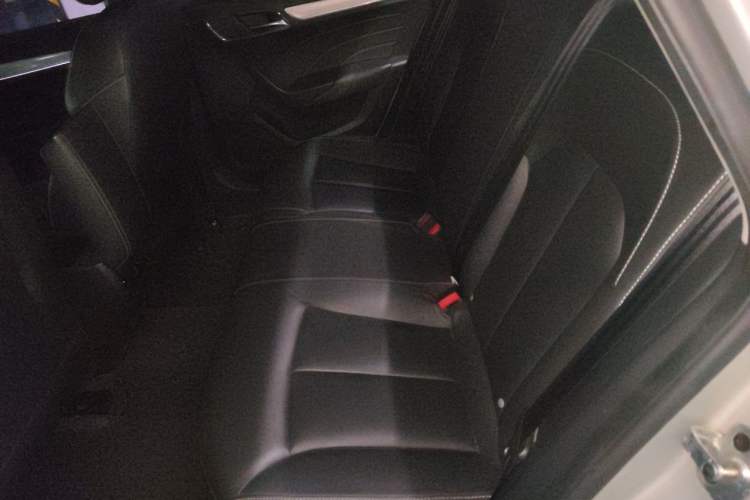 Used Roewe i6 New Energy 2017 45T Hybrid Connect & Smart Enjoyment Edition Left Rear Seat