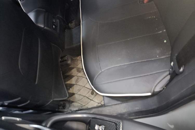 Used Roewe i6 New Energy 2017 45T Hybrid Connect & Smart Enjoyment Edition Left Rear Seat