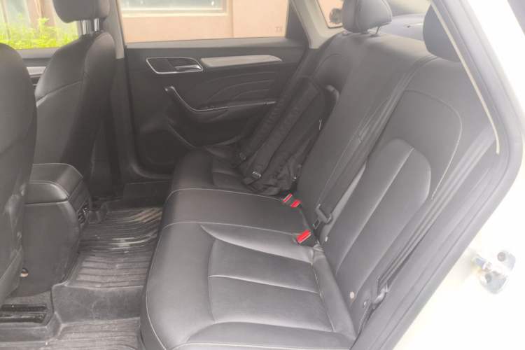 Used Roewe i6 New Energy 2017 45T Hybrid Connect & Smart Enjoyment Edition Left Rear Seat
