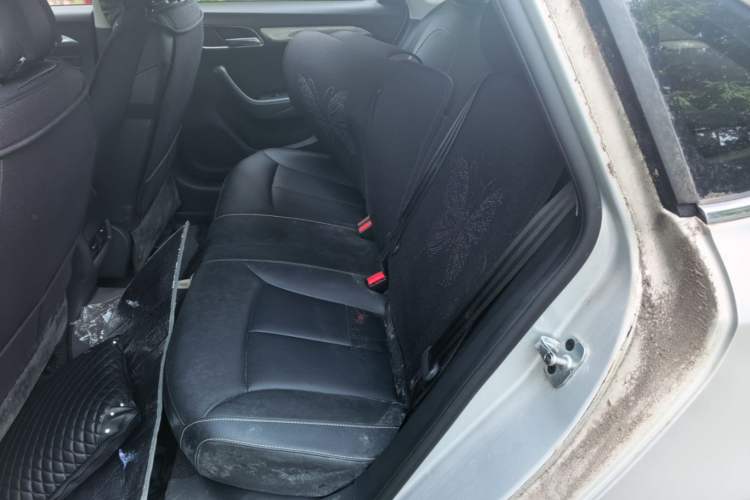 Used Roewe i6 New Energy 2017 45T Hybrid Connect & Smart Enjoyment Edition Left Rear Seat