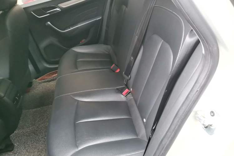 Used Roewe i6 New Energy 2017 45T Hybrid Connect & Smart Enjoyment Edition Left Rear Seat