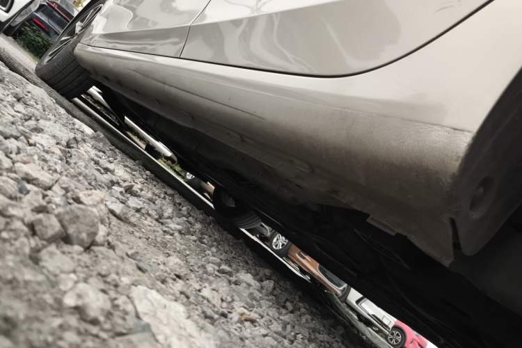 Used Roewe i6 New Energy 2017 45T Hybrid Connective Smart Luxury Edition Left Side Sill
