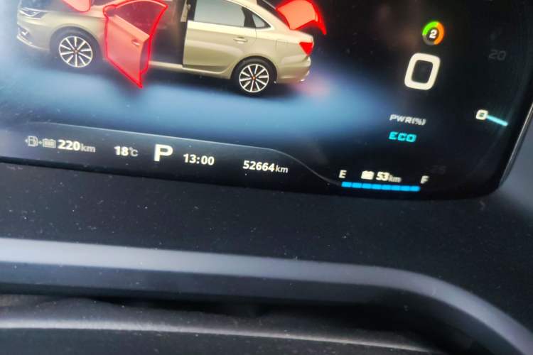 Used Roewe i6 New Energy 2017 45T Hybrid Connect & Smart Enjoyment Edition Odometer Close Up