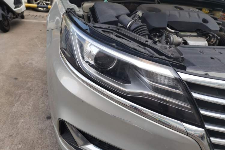 Used Roewe i6 New Energy 2017 45T Hybrid Connect & Smart Enjoyment Edition Right Front Headlight