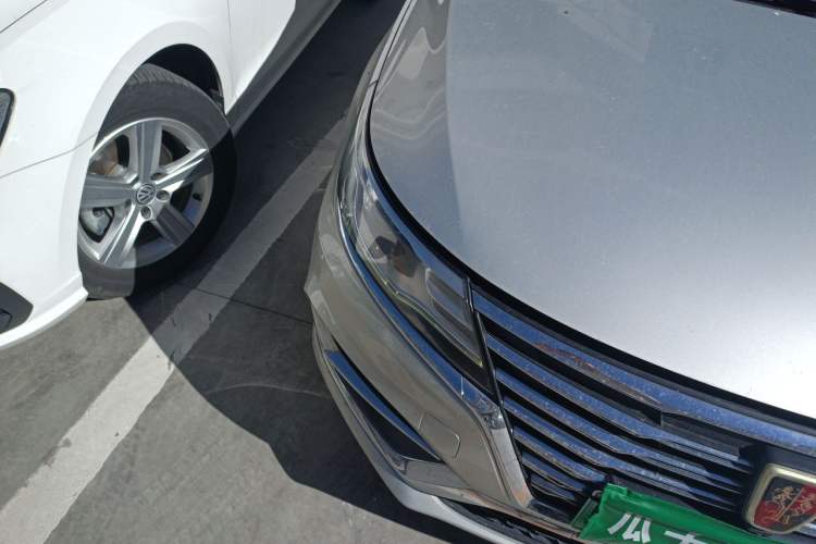 Used Roewe i6 New Energy 2017 45T Hybrid Connect & Smart Enjoyment Edition Right Front Headlight