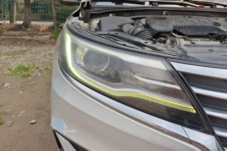 Used Roewe i6 New Energy 2017 45T Hybrid Connect & Smart Enjoyment Edition Right Front Headlight