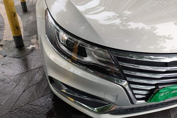 Used Roewe i6 New Energy 2017 45T Hybrid Connect & Smart Enjoyment Edition Right Front Headlight