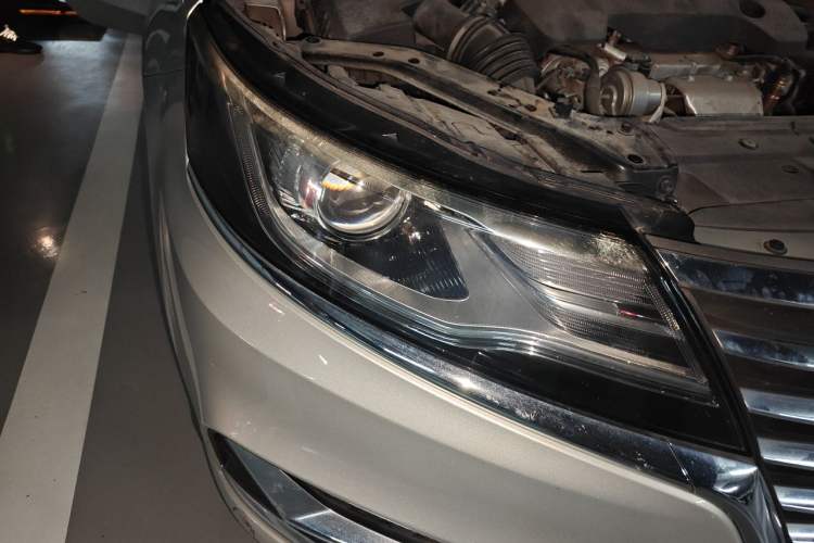 Used Roewe i6 New Energy 2017 45T Hybrid Connect & Smart Enjoyment Edition Right Front Headlight