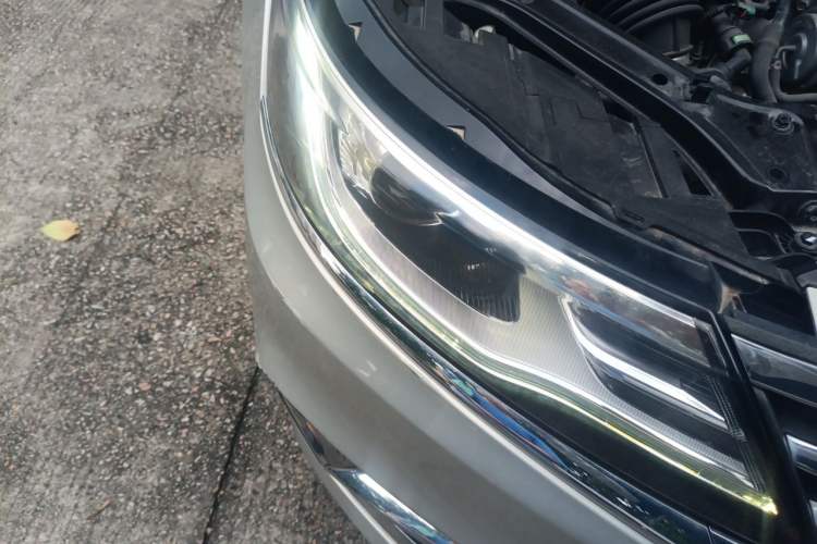 Used Roewe i6 New Energy 2017 45T Hybrid Connect & Smart Enjoyment Edition Right Front Headlight