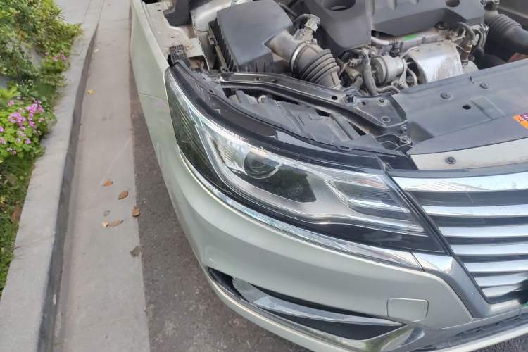 Used Roewe i6 New Energy 2017 45T Hybrid Connect & Smart Enjoyment Edition Right Front Headlight