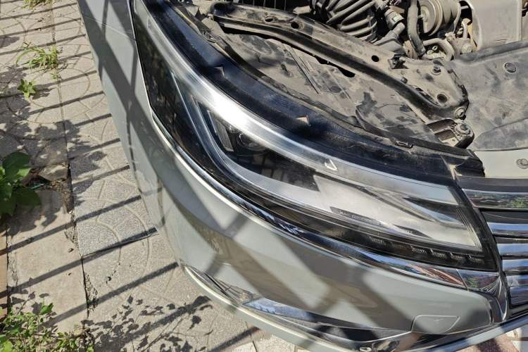 Used Roewe i6 New Energy 2017 45T Hybrid Connective Smart Luxury Edition Right Front Headlight
