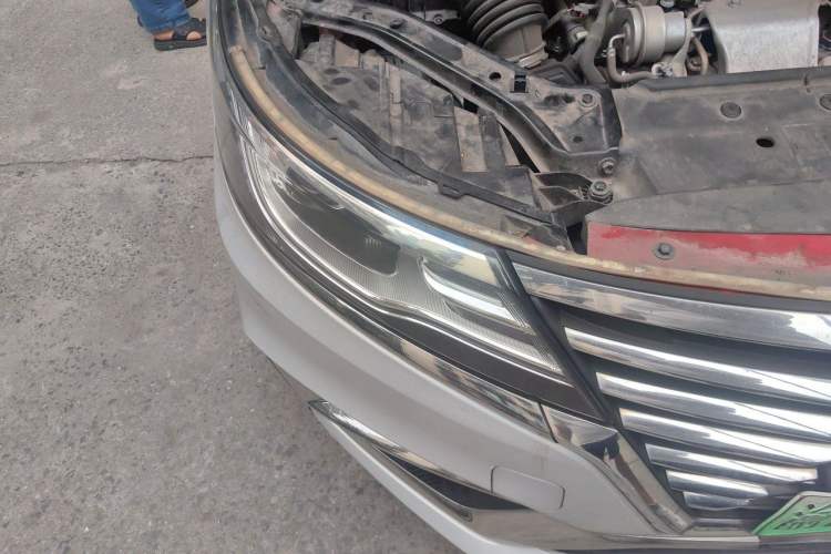 Used Roewe i6 New Energy 2017 45T Hybrid Connect & Smart Enjoyment Edition Right Front Headlight