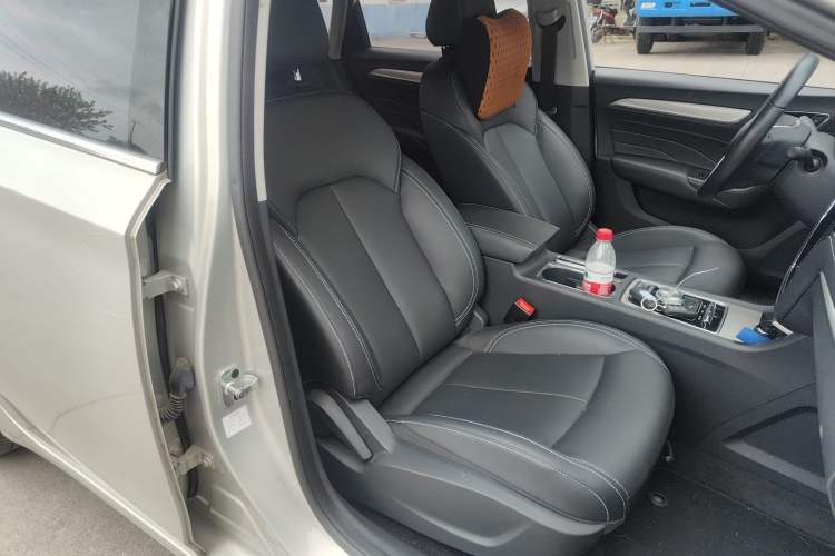 Used Roewe i6 New Energy 2017 45T Hybrid Connect & Smart Enjoyment Edition Right Front Seat