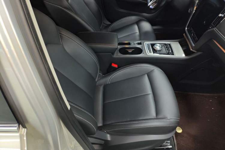 Used Roewe i6 New Energy 2017 45T Hybrid Connect & Smart Enjoyment Edition Right Front Seat