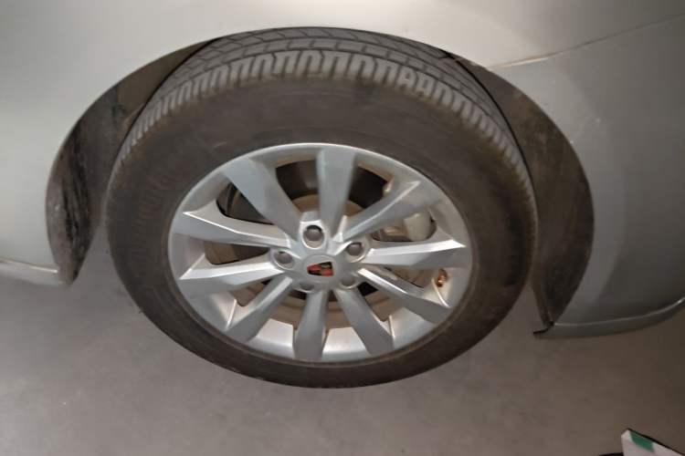 Used Roewe i6 New Energy 2017 45T Hybrid Connect & Smart Enjoyment Edition Right Front Wheel Hub
