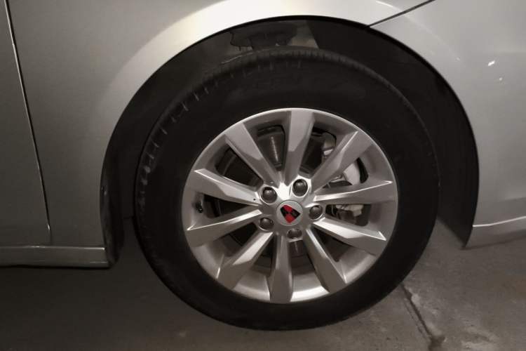 Used Roewe i6 New Energy 2017 45T Hybrid Connect & Smart Enjoyment Edition Right Front Wheel Hub