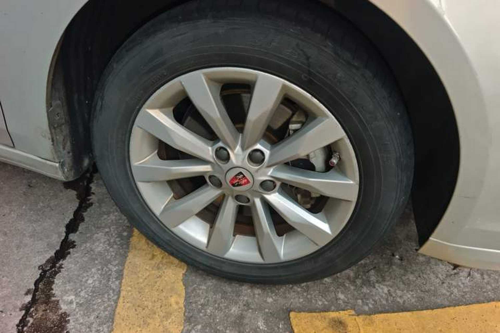 Used Roewe i6 New Energy 2017 45T Hybrid Connect & Smart Enjoyment Edition Right Front Wheel Hub