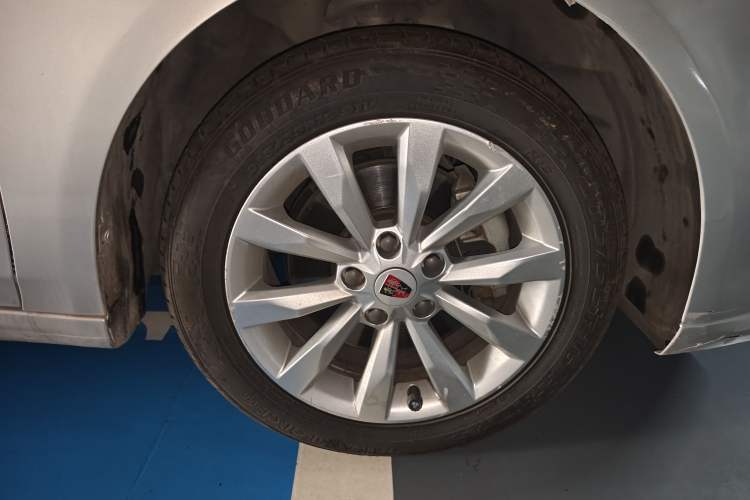 Used Roewe i6 New Energy 2017 45T Hybrid Connect & Smart Enjoyment Edition Right Front Wheel Hub