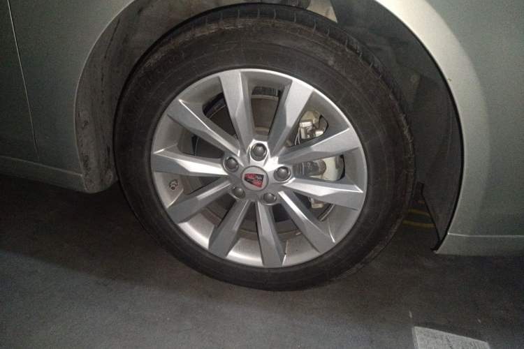 Used Roewe i6 New Energy 2017 45T Hybrid Connect & Smart Enjoyment Edition Right Front Wheel Hub