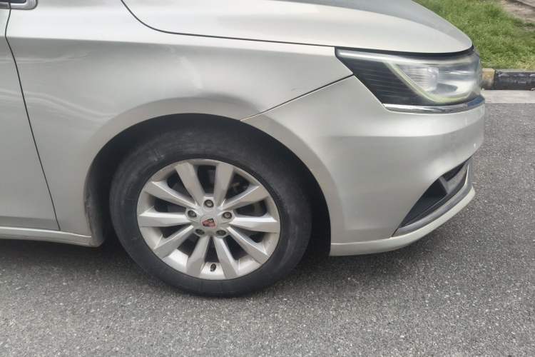 Used Roewe i6 New Energy 2017 45T Hybrid Connect & Smart Enjoyment Edition Right Front Wheel Hub