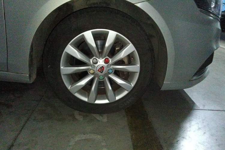 Used Roewe i6 New Energy 2017 45T Hybrid Connect & Smart Enjoyment Edition Right Front Wheel Hub