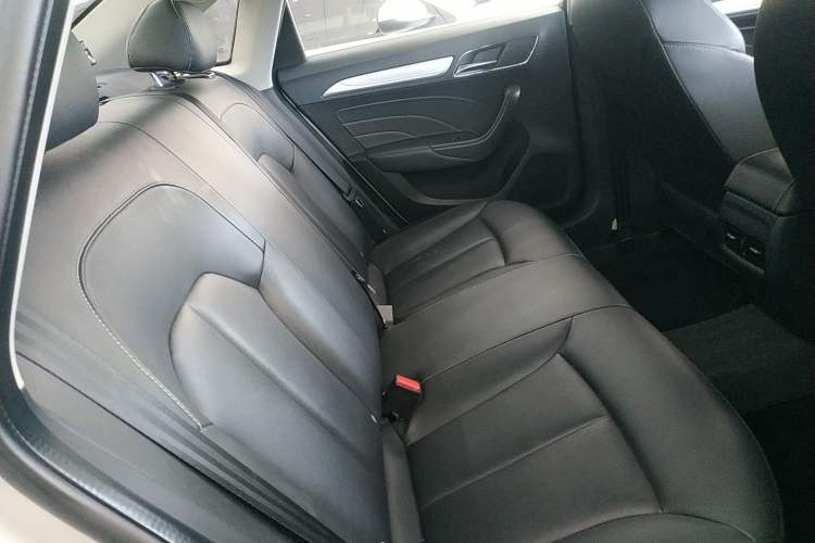 Used Roewe i6 New Energy 2017 45T Hybrid Connect & Smart Enjoyment Edition Right Rear Seat