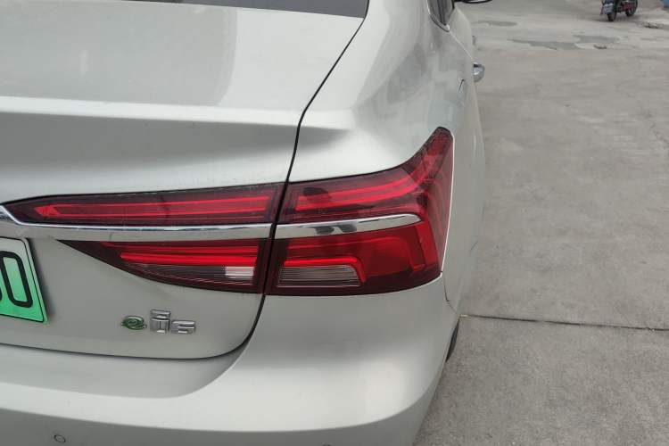 Used Roewe i6 New Energy 2017 45T Hybrid Connect & Smart Enjoyment Edition Right Rear Taillight