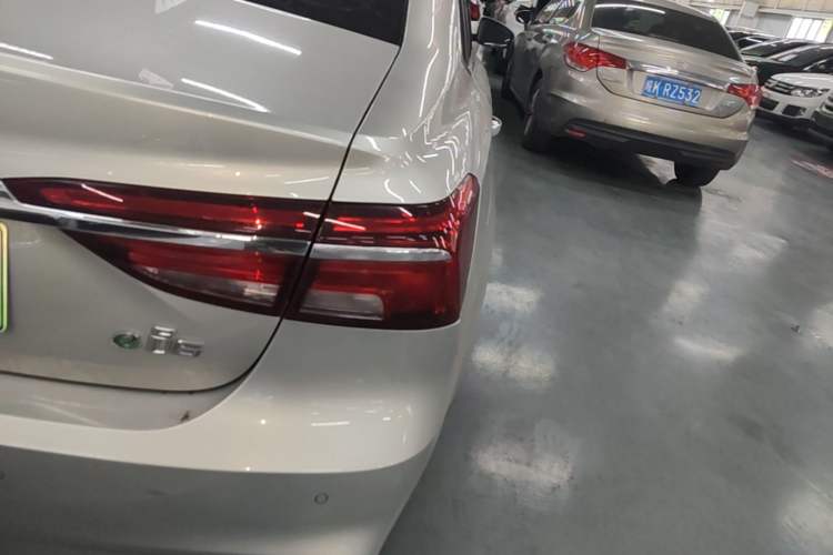 Used Roewe i6 New Energy 2017 45T Hybrid Connect & Smart Enjoyment Edition Right Rear Taillight
