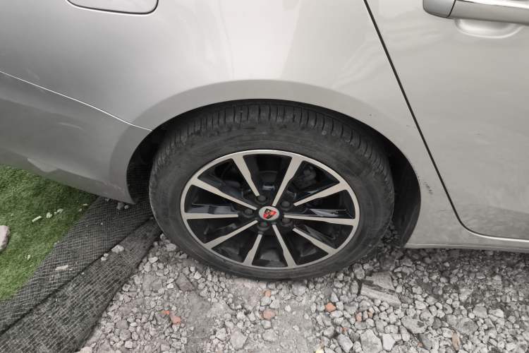 Used Roewe i6 New Energy 2017 45T Hybrid Connective Smart Luxury Edition Right Rear Wheel Hub