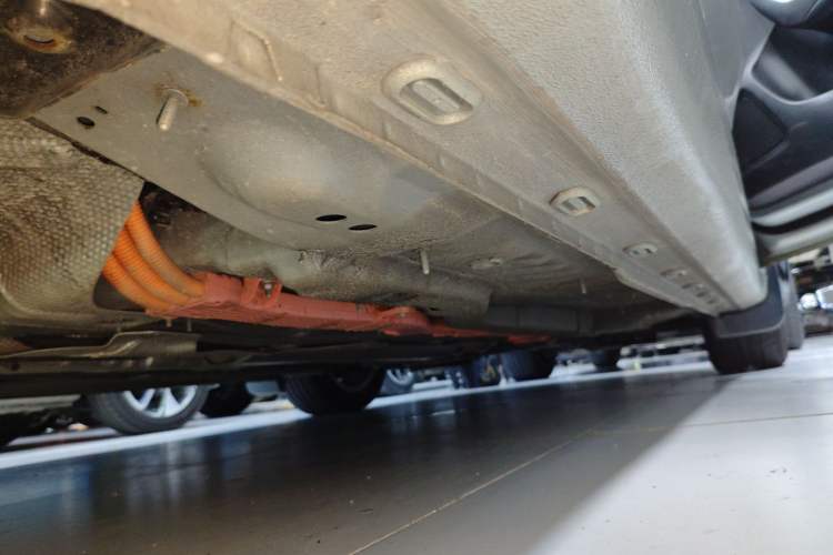 Used Roewe i6 New Energy 2017 45T Hybrid Connect & Smart Enjoyment Edition Right Side Sill