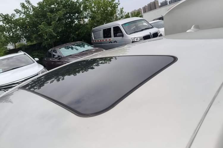 Used Roewe i6 New Energy 2017 45T Hybrid Connect & Smart Enjoyment Edition Roof