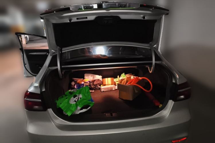 Used Roewe i6 New Energy 2017 45T Hybrid Connect & Smart Enjoyment Edition Trunk