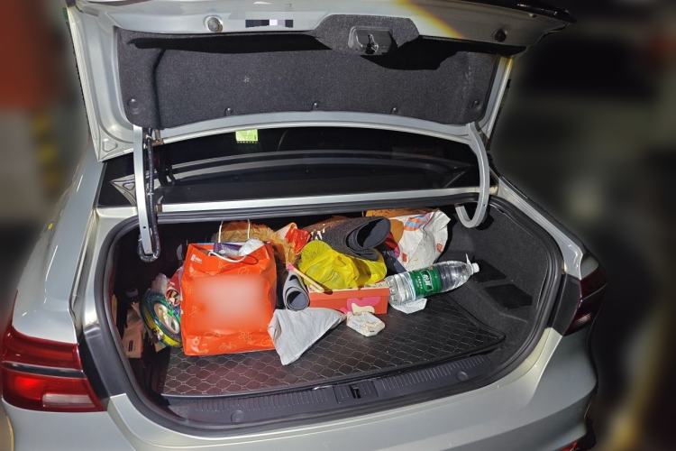 Used Roewe i6 New Energy 2017 45T Hybrid Connect & Smart Enjoyment Edition Trunk