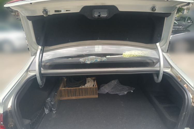 Used Roewe i6 New Energy 2017 45T Hybrid Connect & Smart Enjoyment Edition Trunk